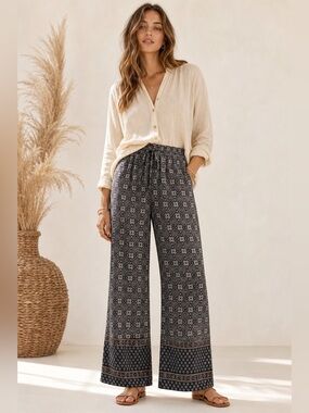 Anne Carson Black & White Tile Print Wide Leg Rayon Pants